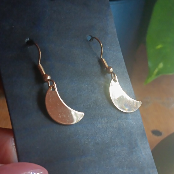 Gold moon earrings NEW ✨️ 💛 - Picture 3 of 3